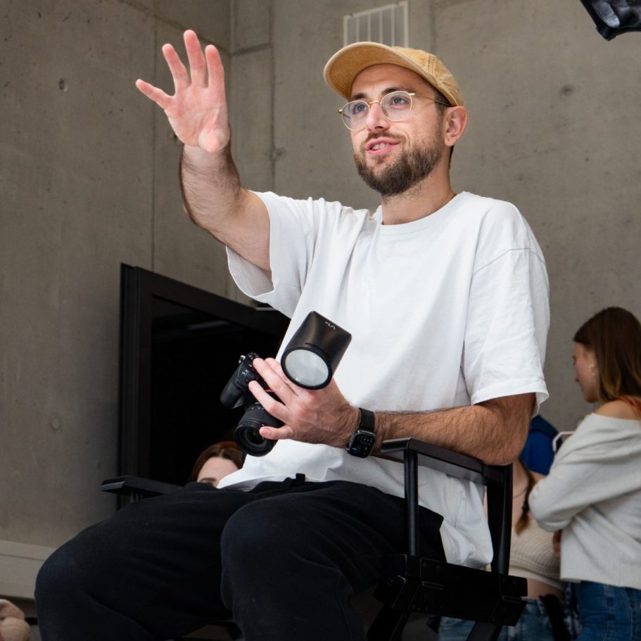 Behind The Scenes für Flo